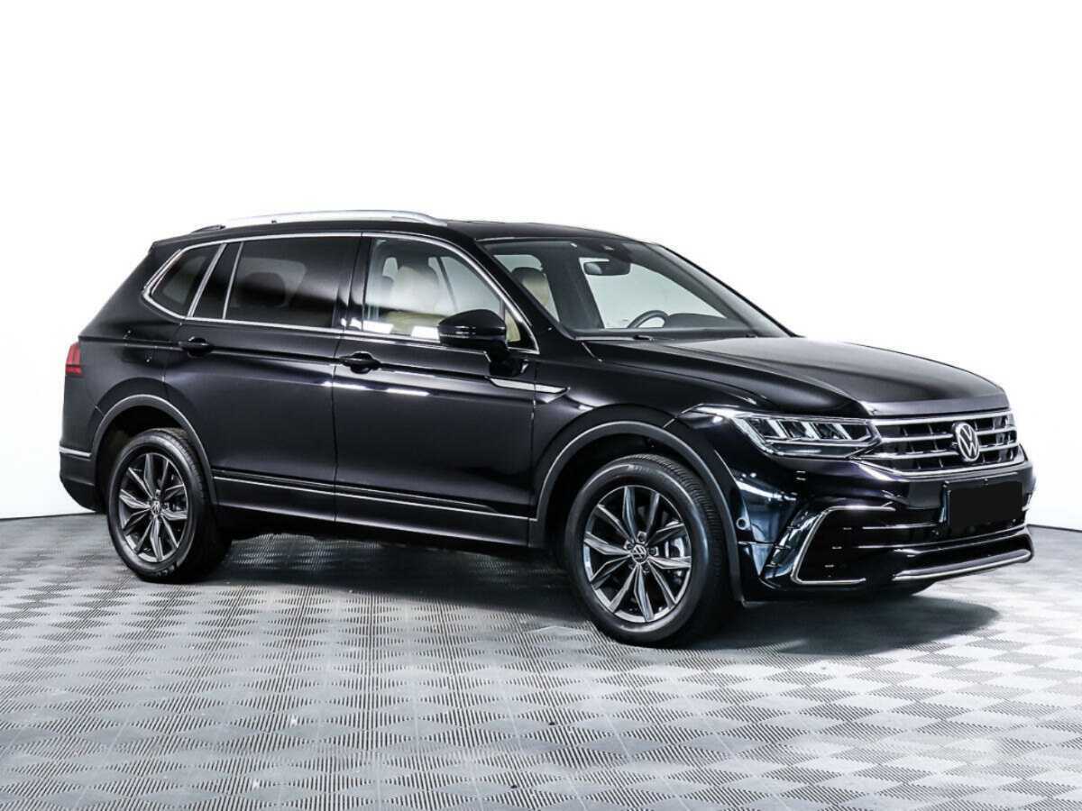 Купить Volkswagen Tiguan, 2022, 5 143 км, фото №2