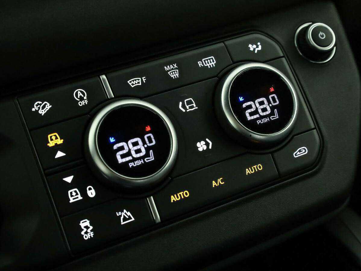 Купить Land Rover Defender 90, 2021, 79 925 км, фото №29