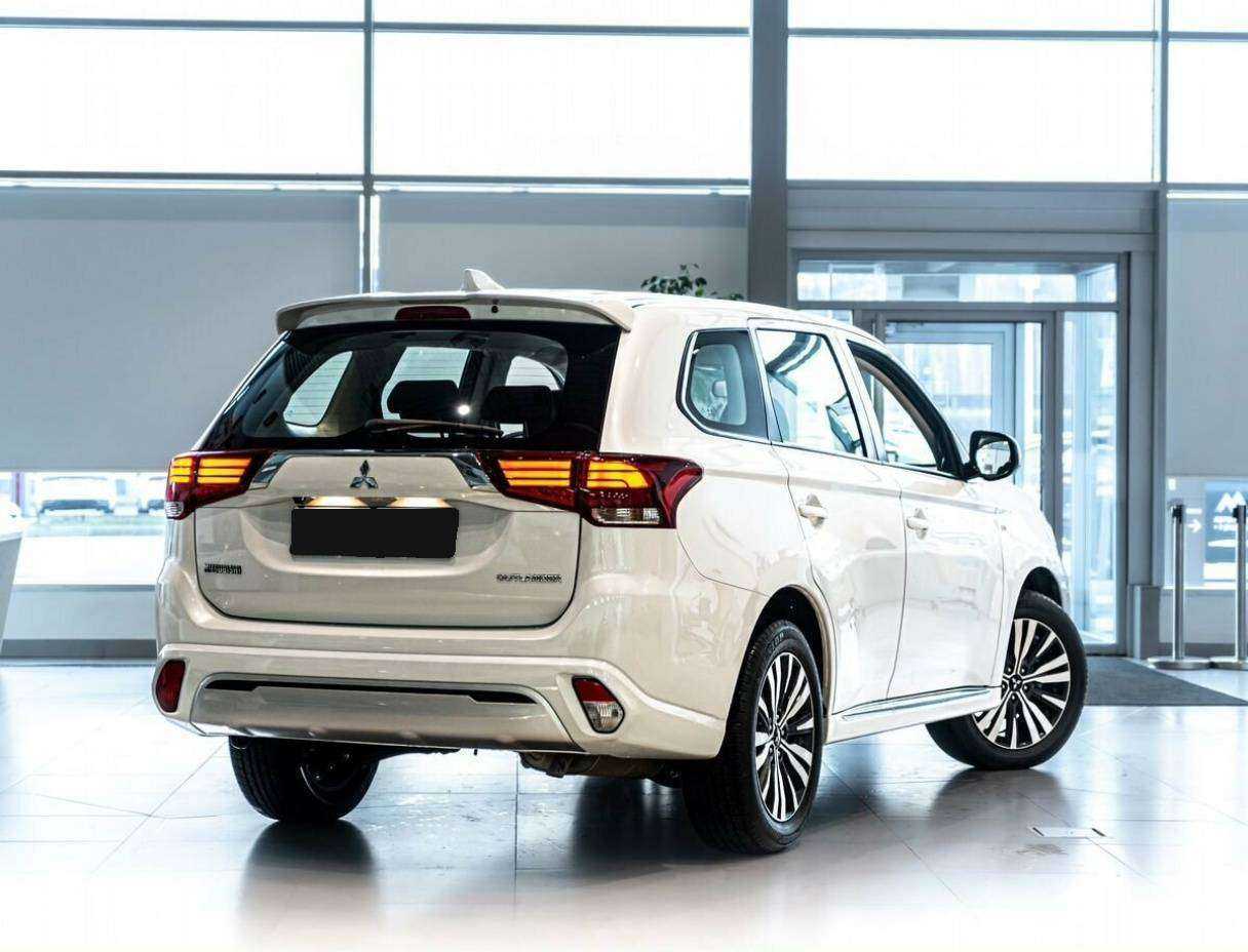 Купить Mitsubishi Outlander, 2022, 235 км, фото №3