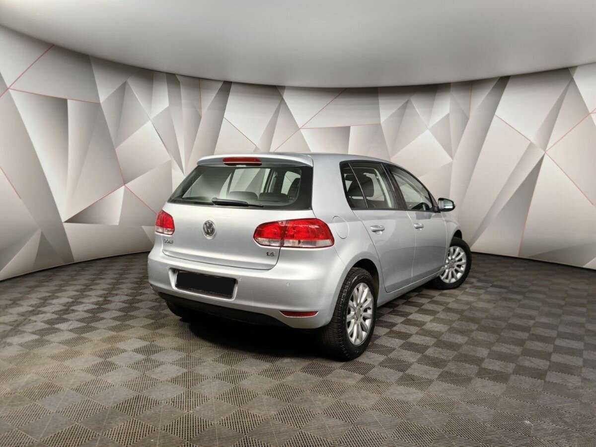Купить Volkswagen Golf, 2010, 81 102 км, фото №2