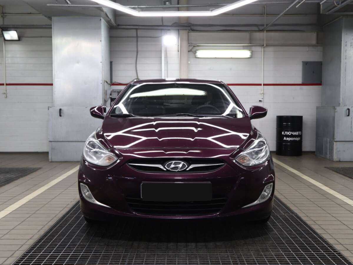 Купить Hyundai Solaris, 2011, 301 000 км, фото №3