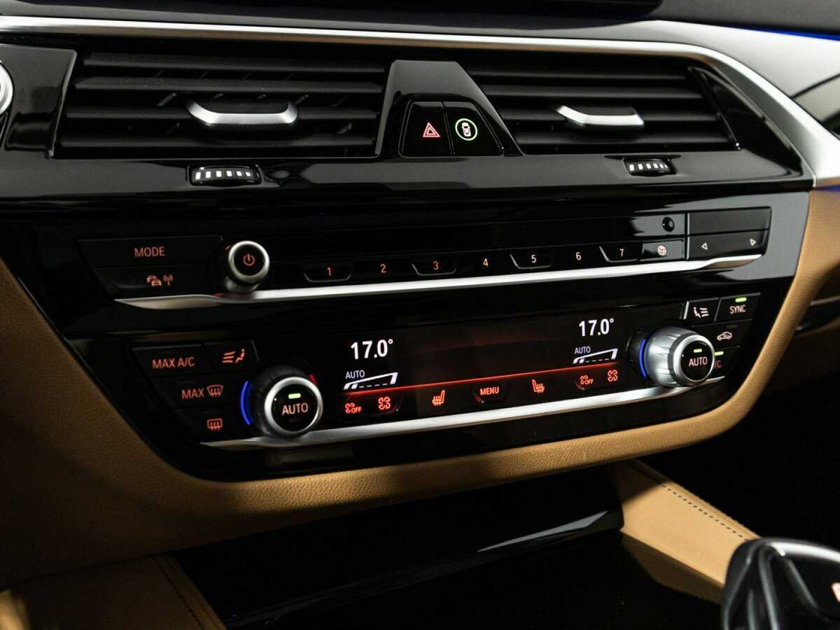 Купить BMW 5 серии 540d xDrive, 2020, 130 655 км, фото №24