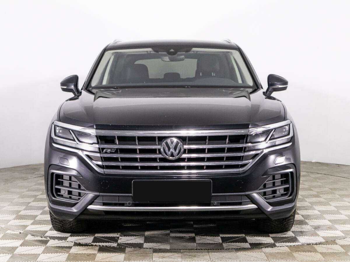Купить Volkswagen Touareg, 2018, 180 315 км, фото №2