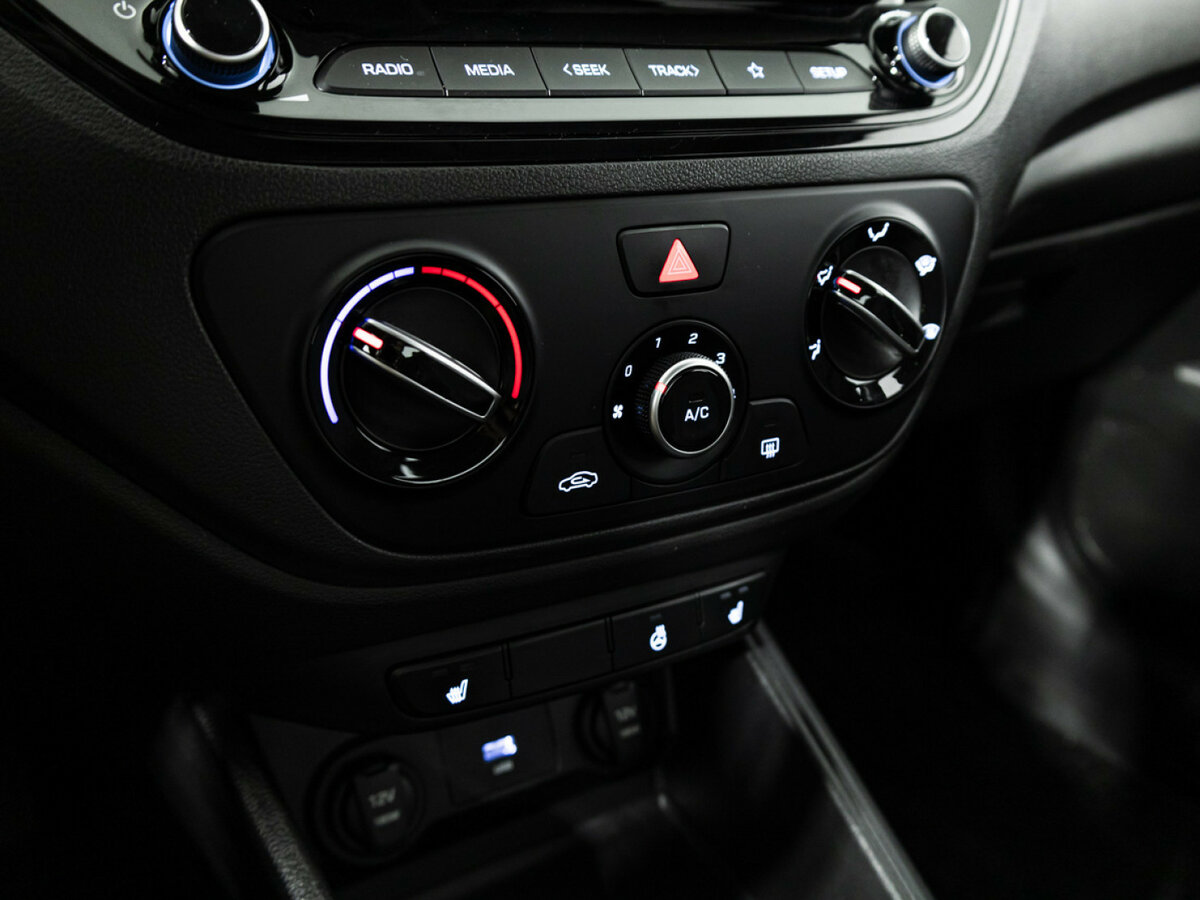 Купить Hyundai Solaris II Рестайлинг, 2022, 39 415 км, фото №16