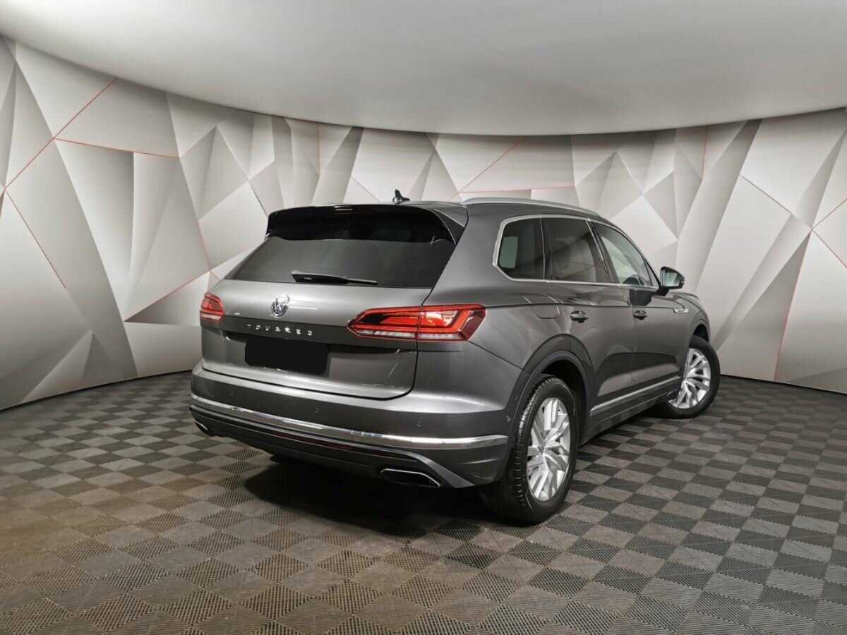 Купить Volkswagen Touareg, 2019, 81 620 км, фото №2