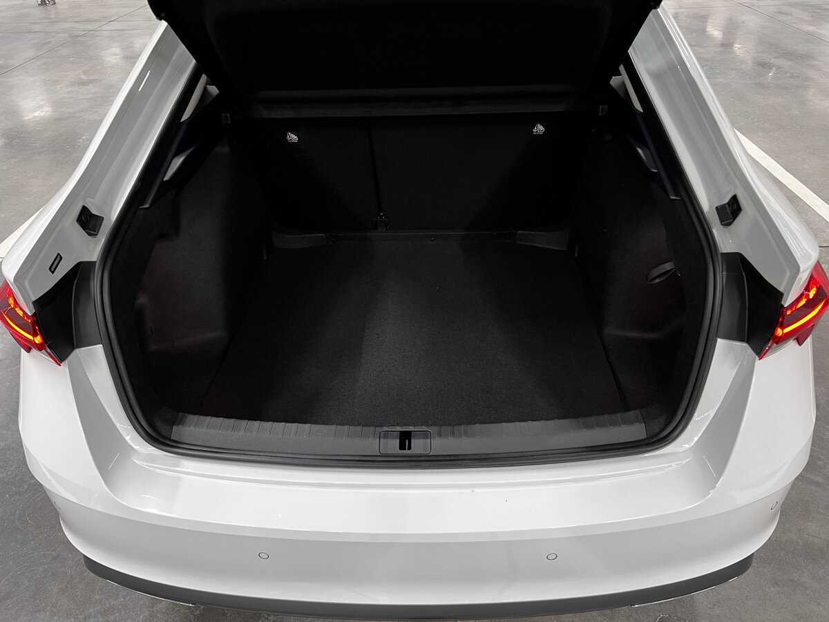 Купить Skoda Octavia, 2024, 104 км, фото №10