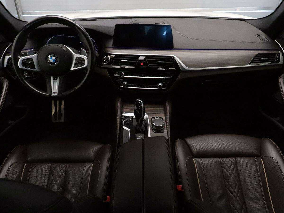 Купить BMW 5 серии 530d xDrive, 2020, 60 583 км, фото №9