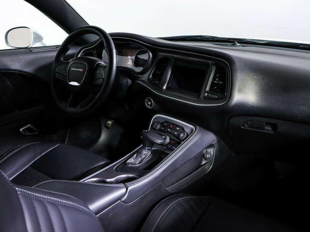 Купить Dodge Challenger, 2022, 2 560 км, фото №7
