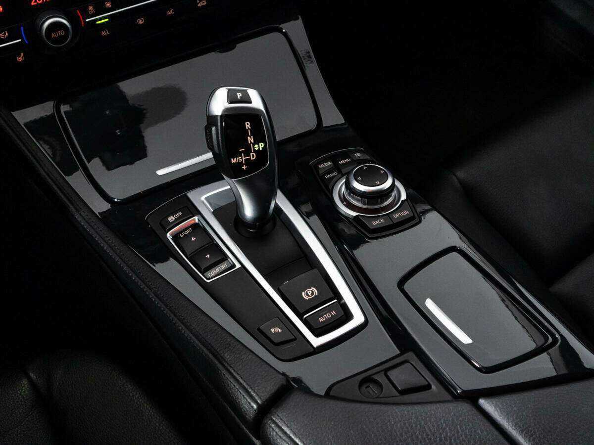 Купить BMW 5 серии 528i, 2012, 67 811 км, фото №16