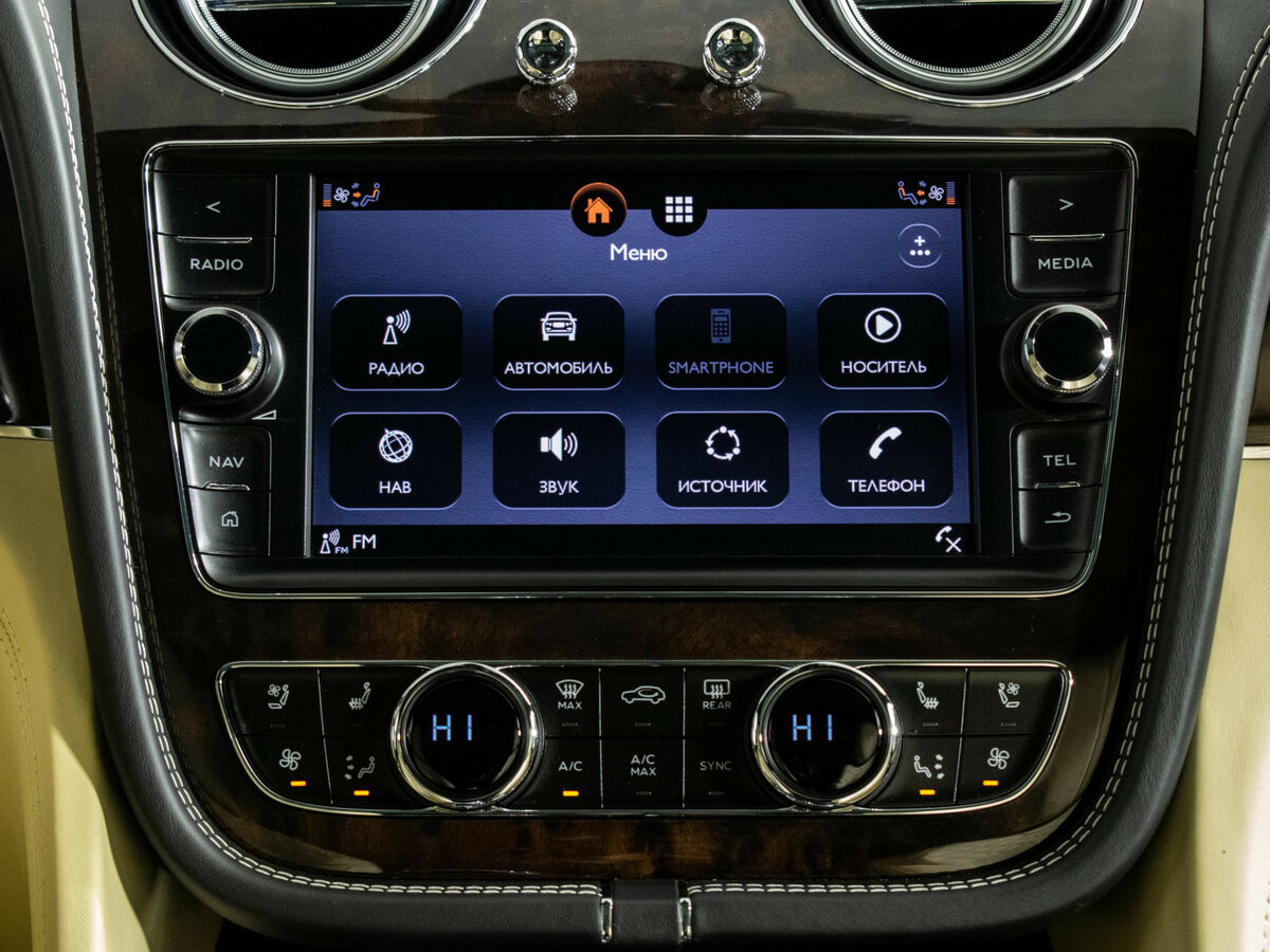 Купить Bentley Bentayga I, 2016, 99 901 км, фото №17