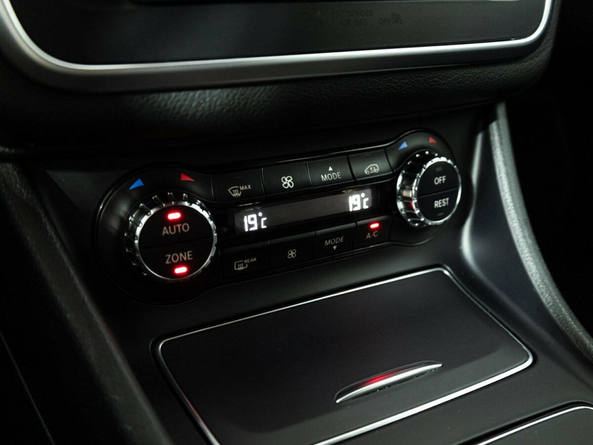 Купить Mercedes-Benz GLA 200 I (X156) Рестайлинг, 2019, 149 900 км, фото №16