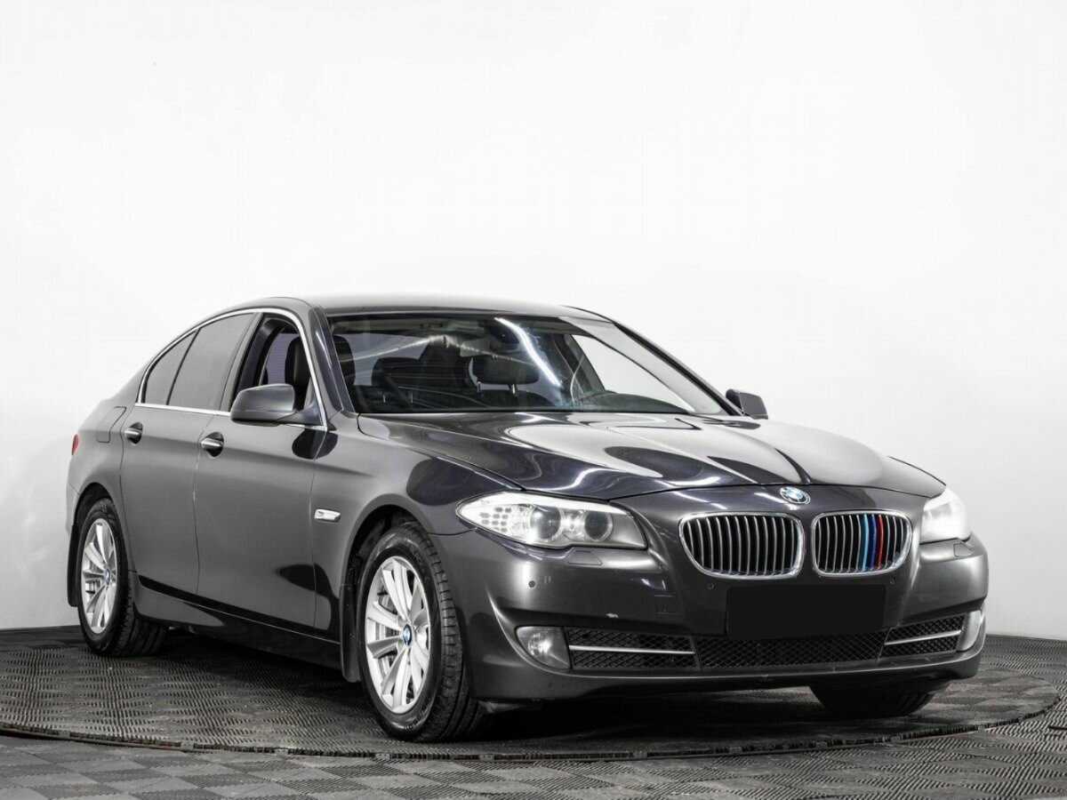 Купить BMW 5 серии 528i, 2011, 130 320 км, фото №3