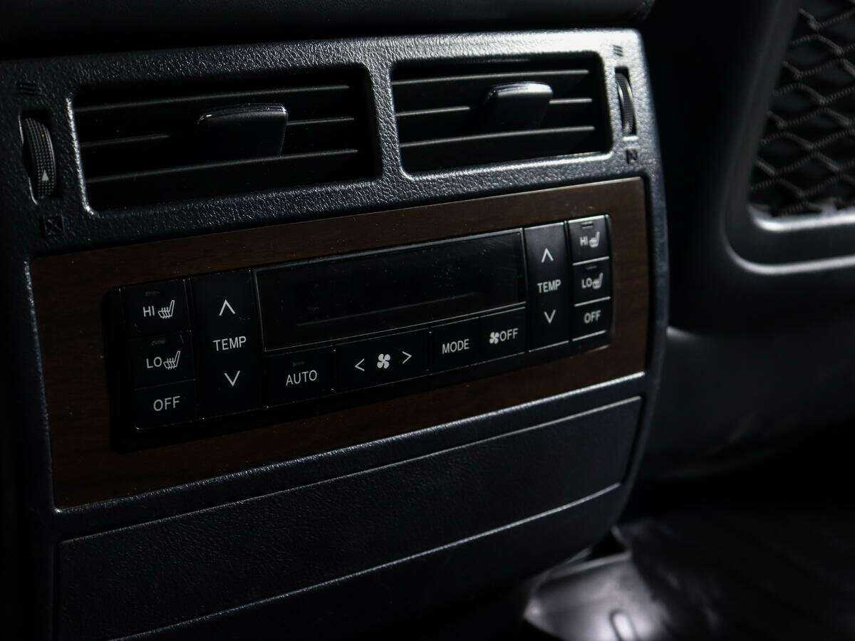 Купить Toyota Land Cruiser, 2017, 129 210 км, фото №12