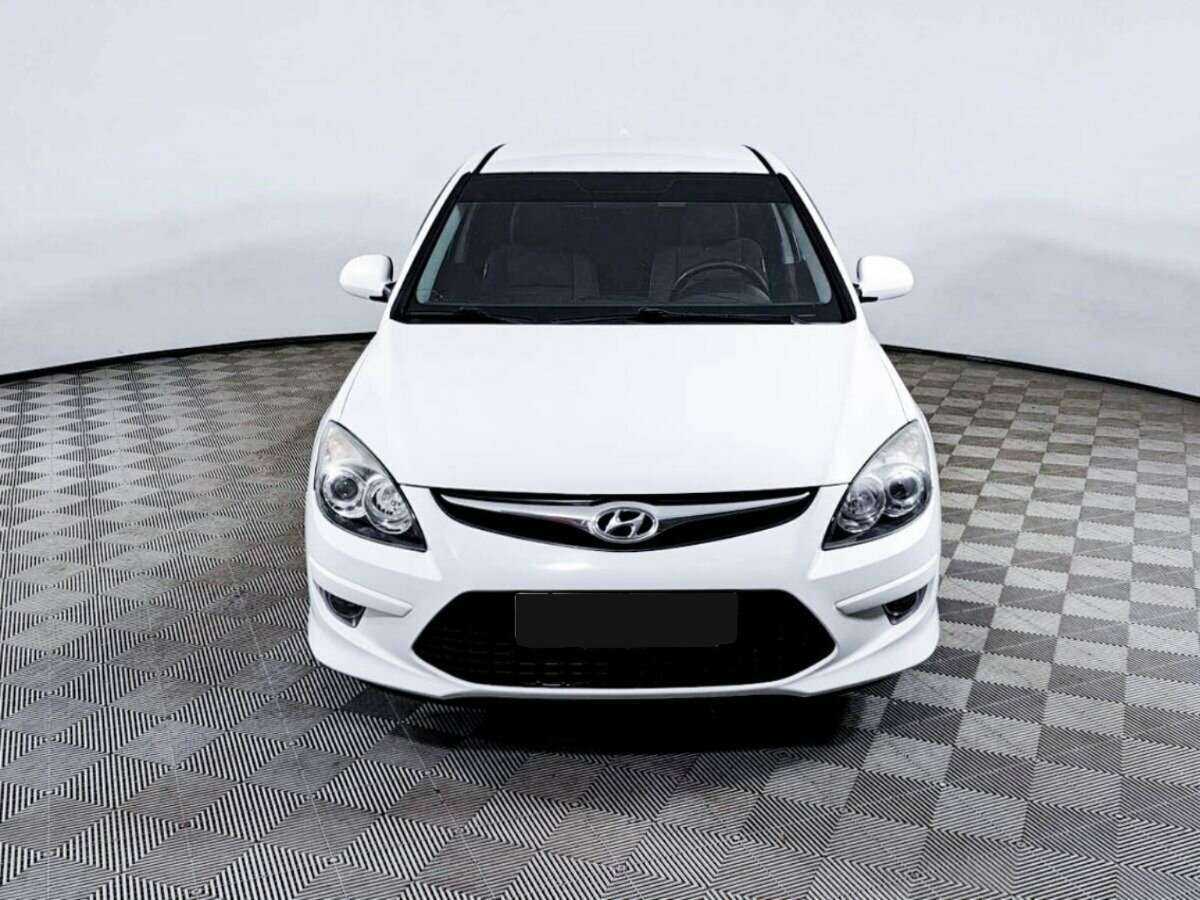 Купить Hyundai i30, 2011, 212 800 км, фото №2