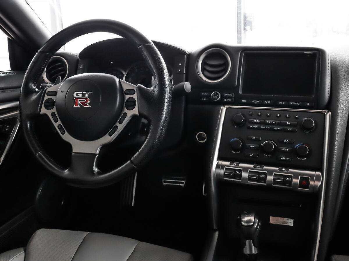 Купить Nissan GT-R, 2010, 79 648 км, фото №12
