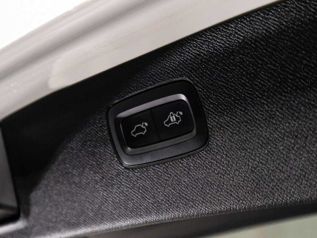 Купить Volvo XC90 B5, 2020, 69 537 км, фото №17