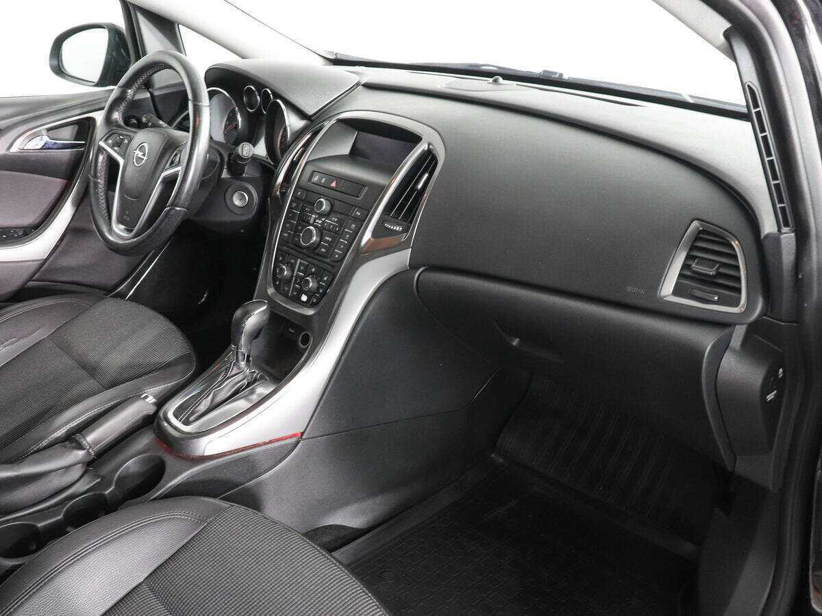 Купить Opel Astra, 2011, 225 817 км, фото №6