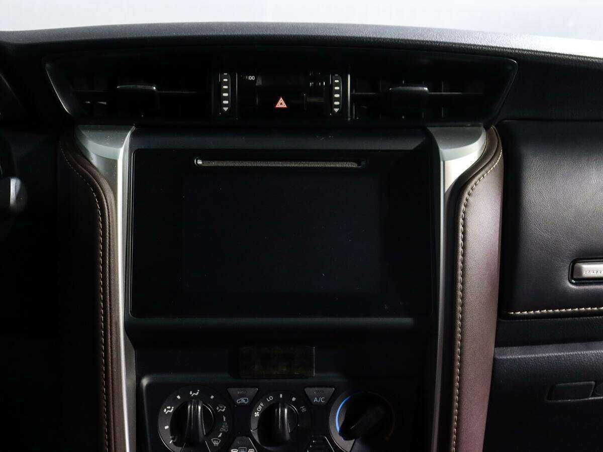 Купить Toyota Fortuner, 2018, 89 760 км, фото №11