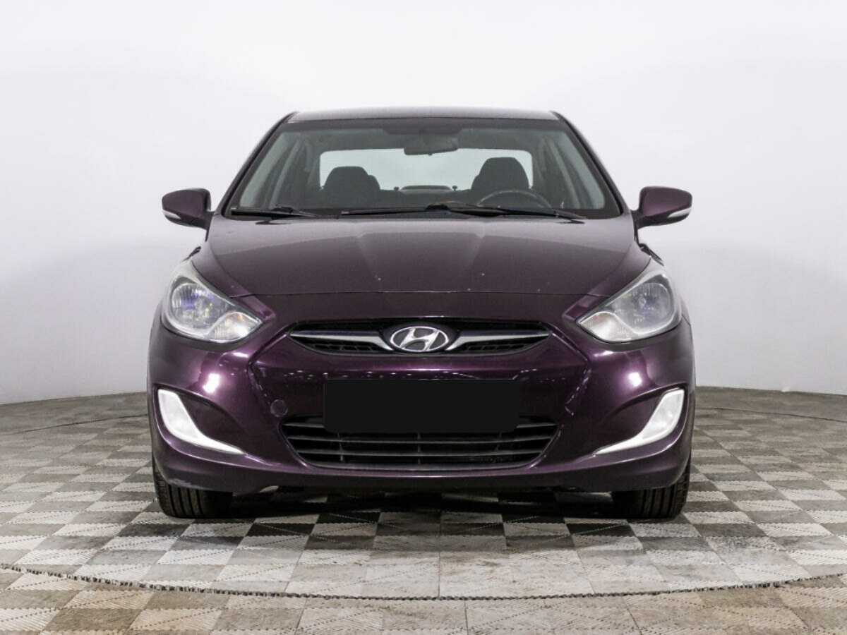 Купить Hyundai Solaris, 2011, 207 975 км, фото №2