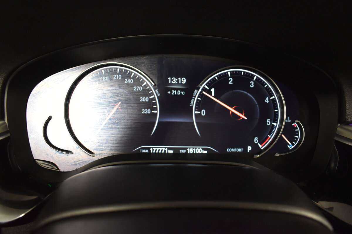 Купить BMW 5 серии 520d xDrive, 2018, 177 000 км, фото №16
