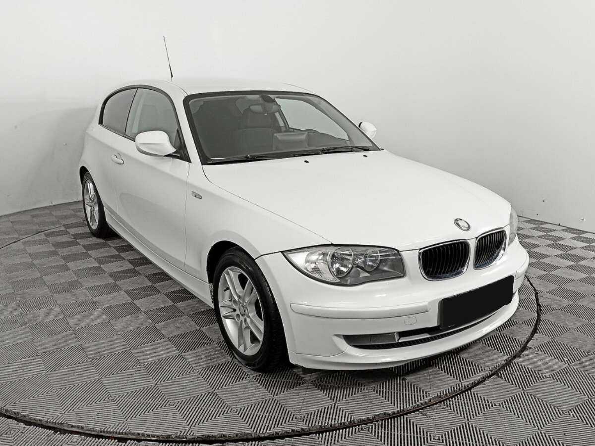 Купить BMW 1 серии 116i, 2010, 211 942 км, фото №3
