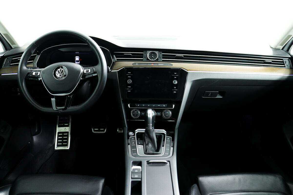 Купить Volkswagen Passat DSG7, 2018, 51 460 км, фото №10