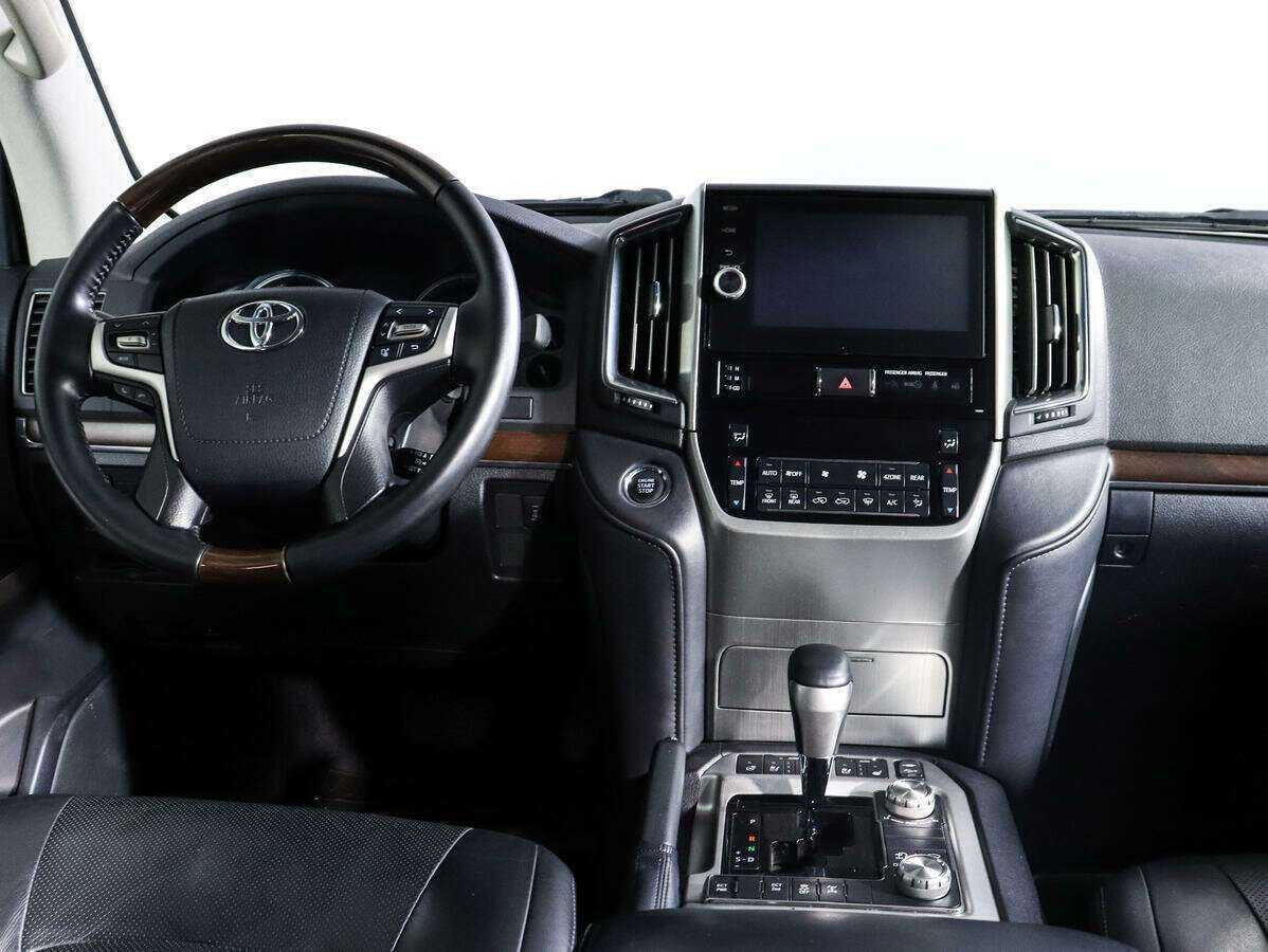 Купить Toyota Land Cruiser, 2017, 136 360 км, фото №10