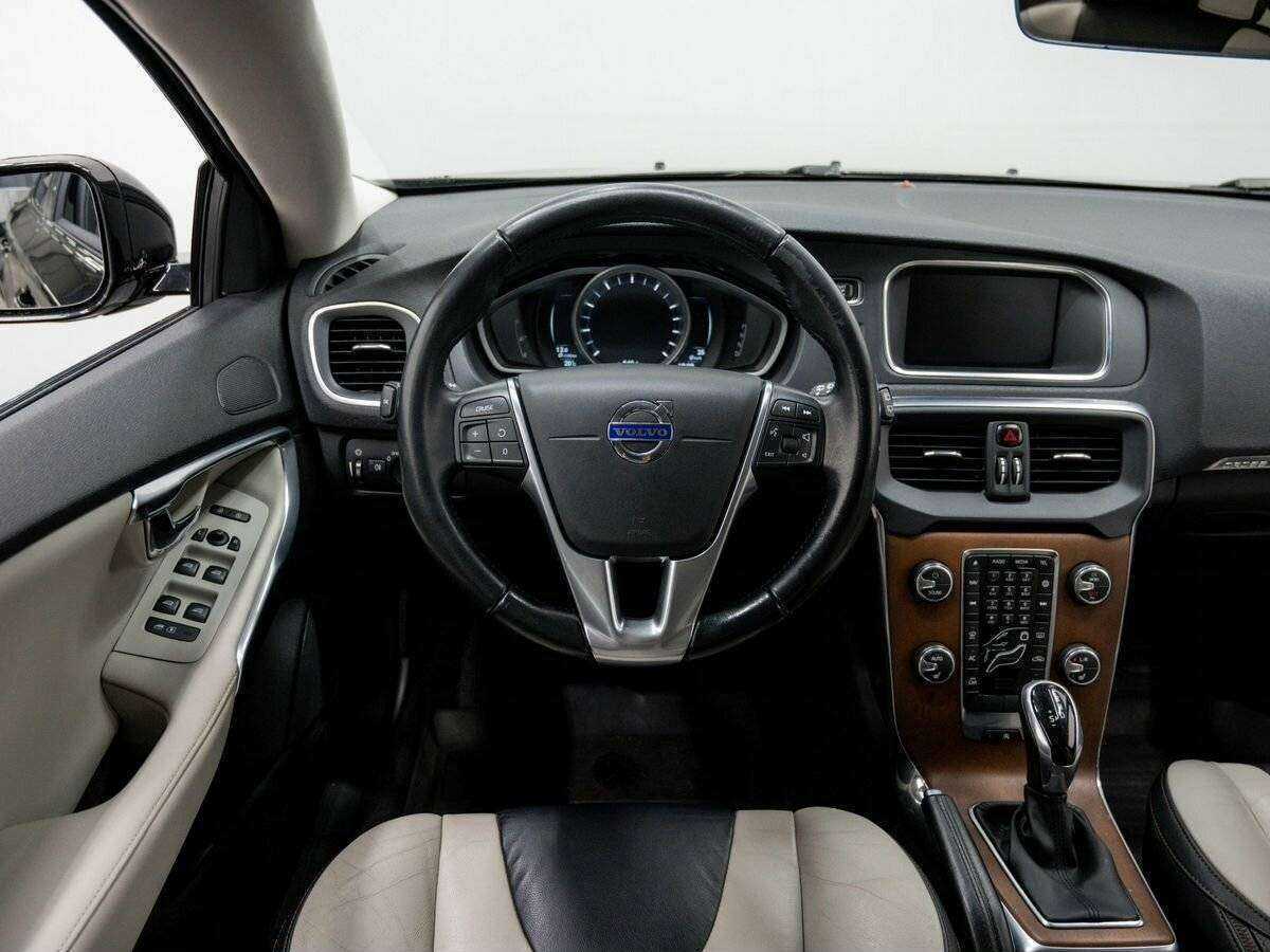 Купить Volvo V40 Cross Country, 2015, 120 500 км, фото №9