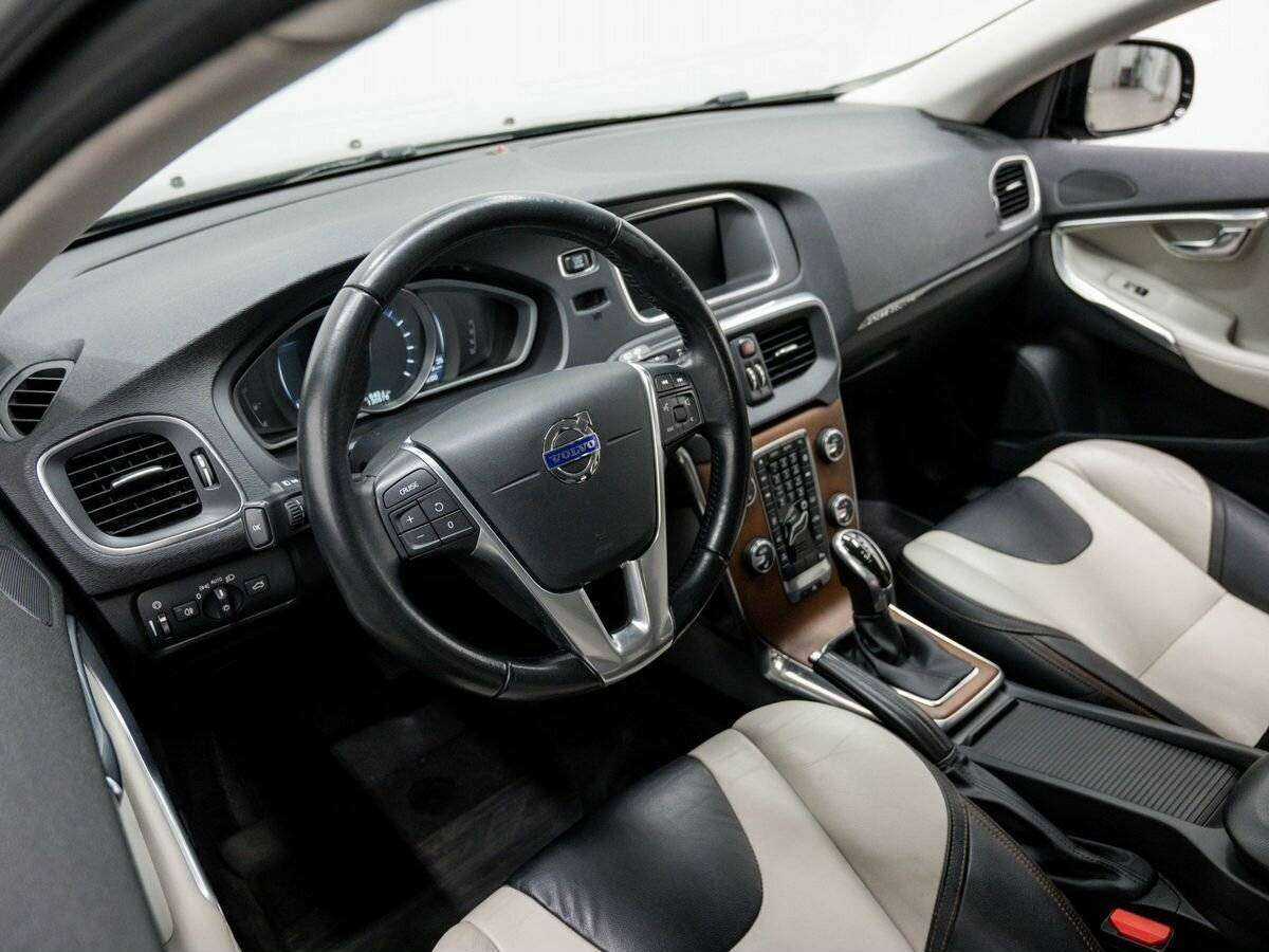 Купить Volvo V40 Cross Country, 2015, 120 500 км, фото №11