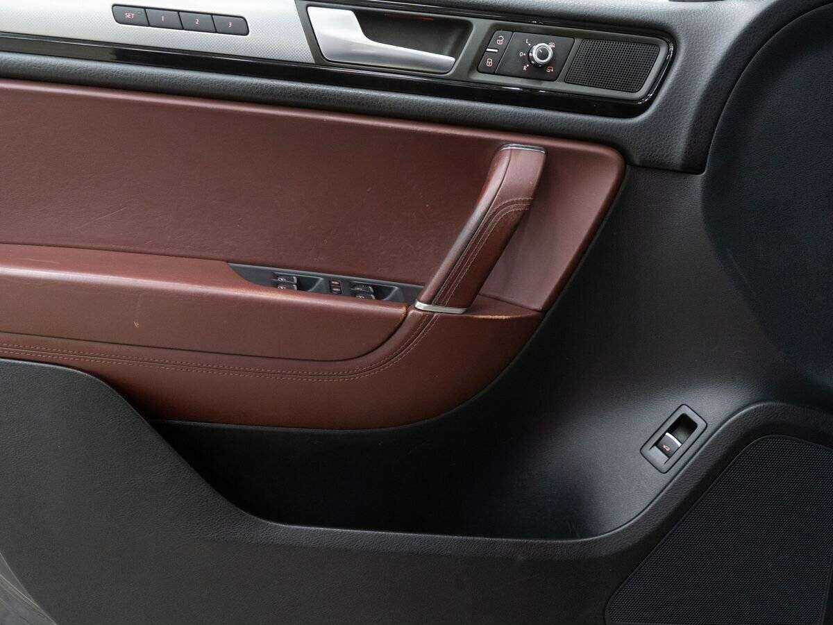 Купить Volkswagen Touareg, 2010, 250 000 км, фото №16