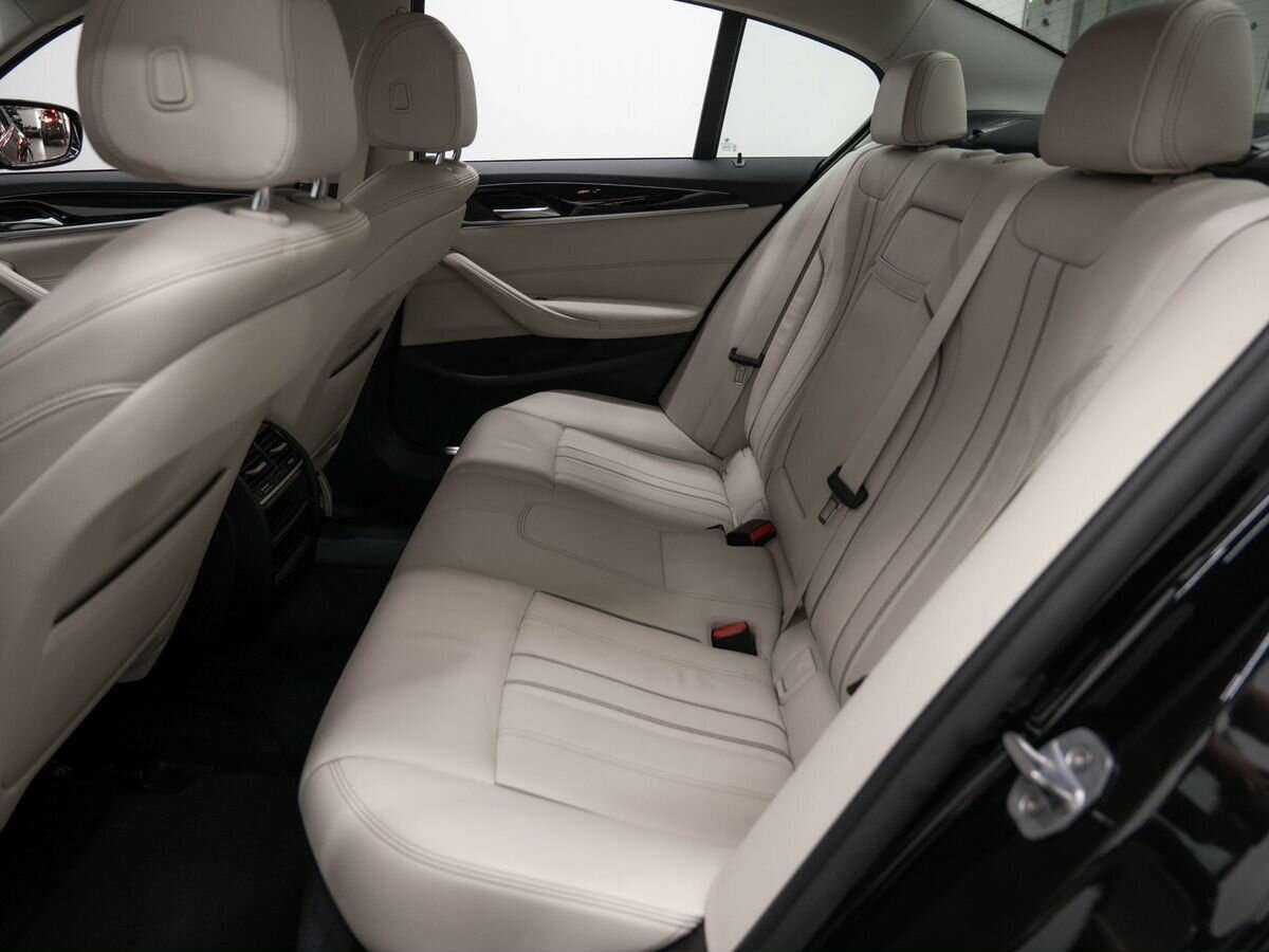 Купить BMW 5 серии 520i, 2018, 174 500 км, фото №11