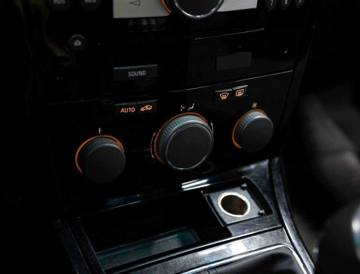 Купить Opel Astra, 2010, 180 000 км, фото №15