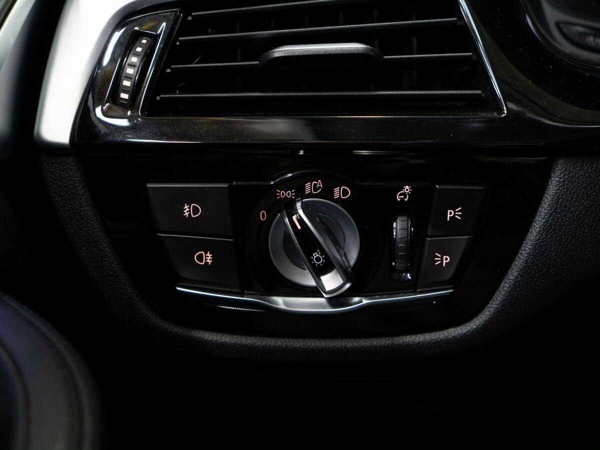 Купить BMW 5 серии 520d, 2019, 146 239 км, фото №16