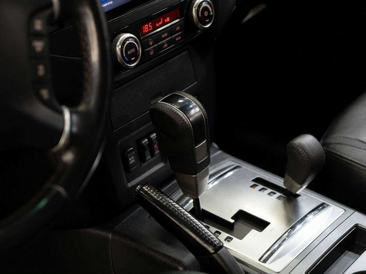 Купить Mitsubishi Pajero, 2012, 235 000 км, фото №12