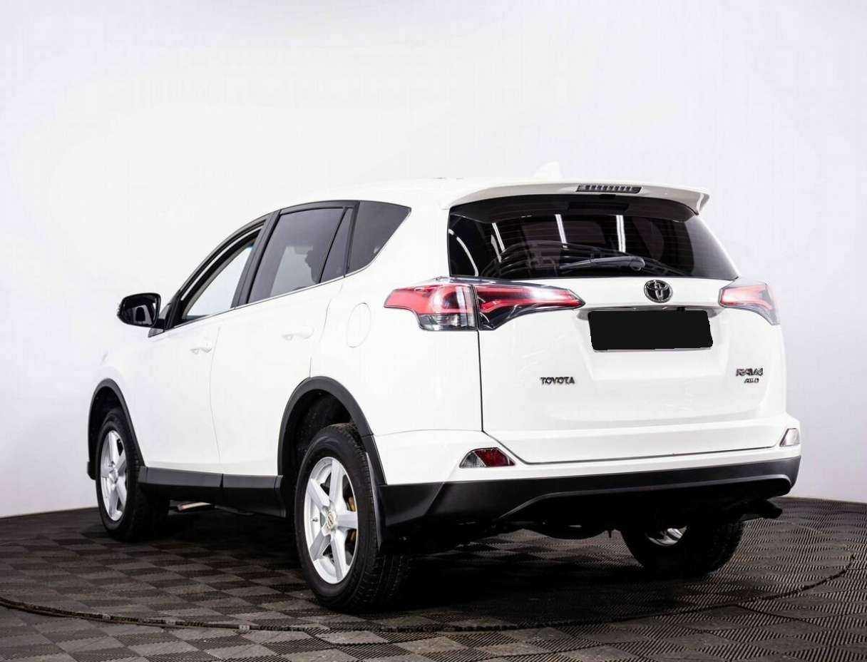 Купить Toyota RAV4, 2017, 67 000 км, фото №4