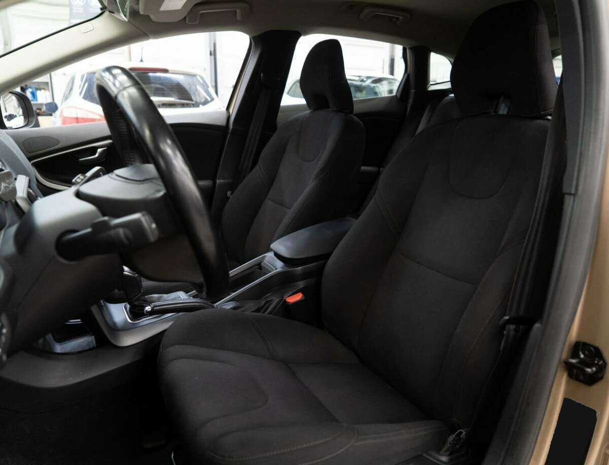 Купить Volvo V40 Cross Country, 2013, 140 000 км, фото №6