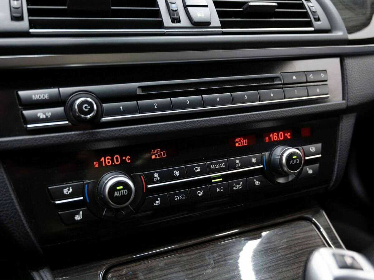 Купить BMW 5 серии 530d xDrive, 2016, 156 000 км, фото №19