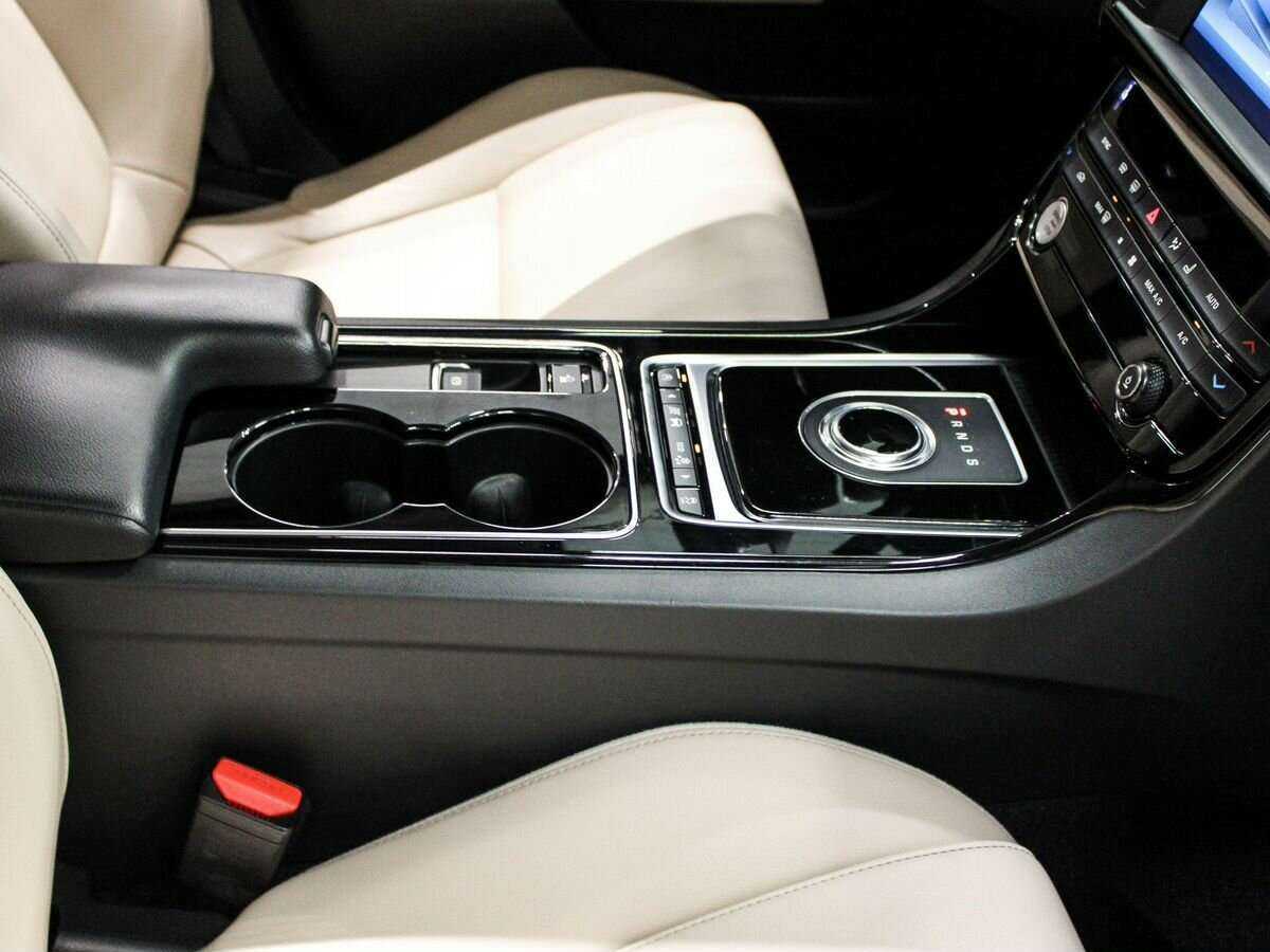 Купить Jaguar XE, 2016, 140 650 км, фото №25