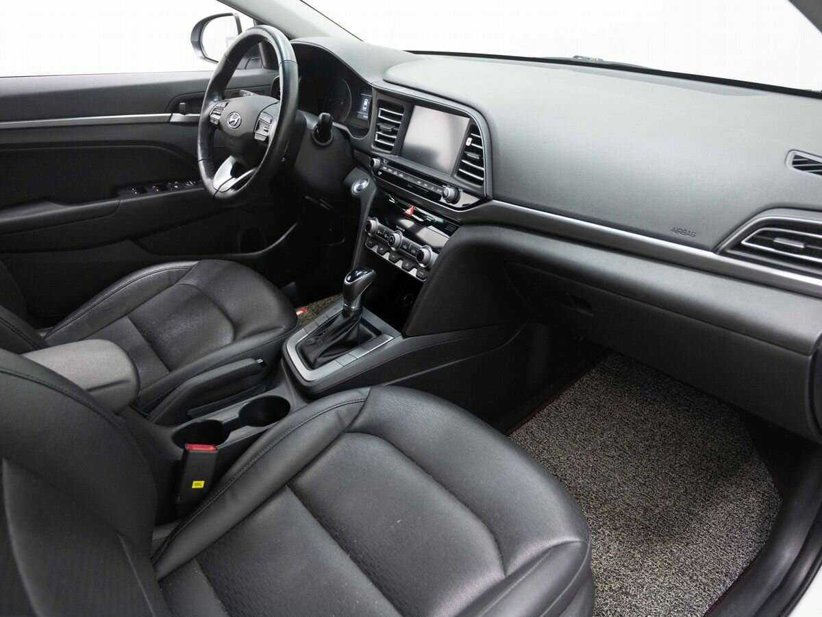 Купить Hyundai Avante, 2018, 83 500 км, фото №11