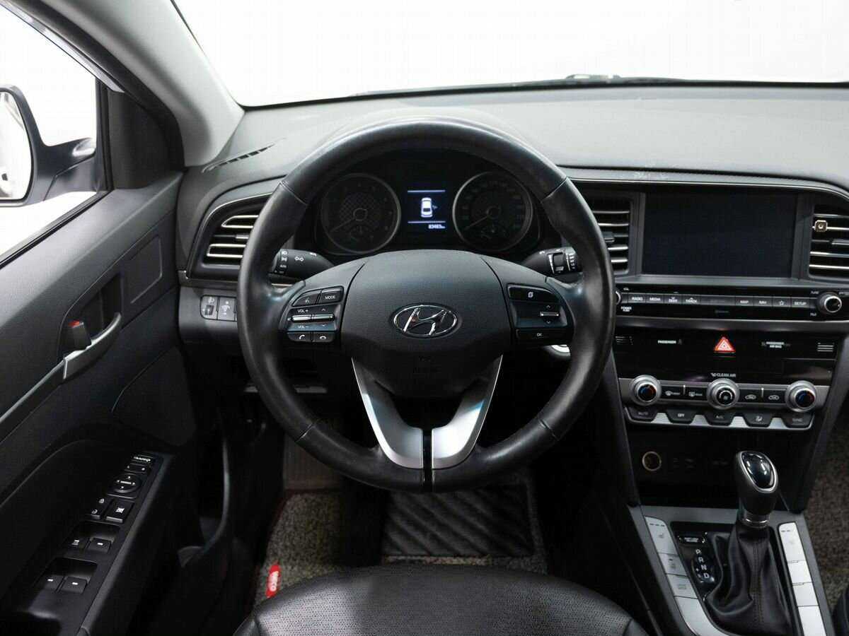 Купить Hyundai Avante, 2018, 83 500 км, фото №14