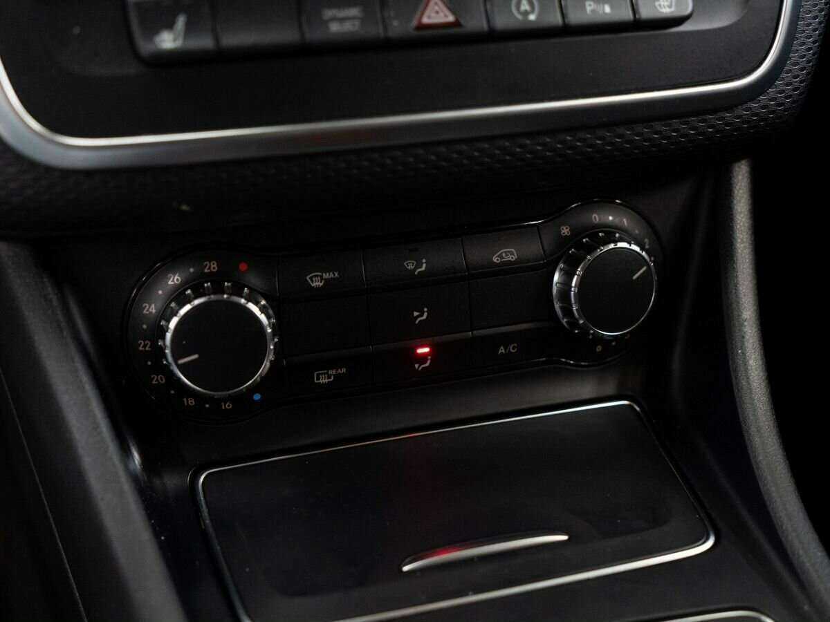 Купить Mercedes-Benz A-Класс 180, 2016, 130 000 км, фото №10