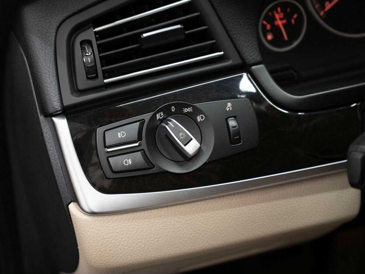 Купить BMW 5 серии 525d, 2011, 260 821 км, фото №18