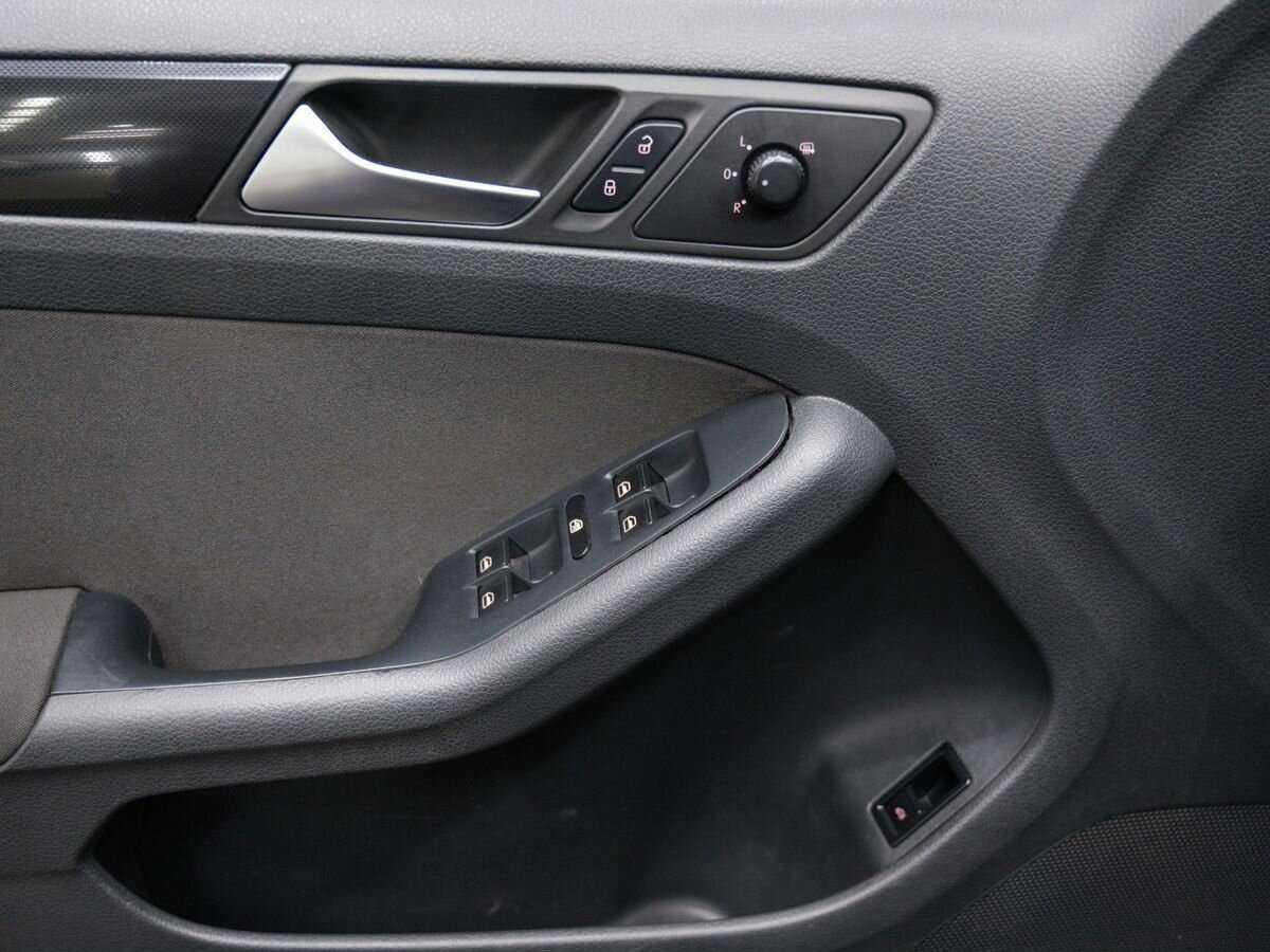 Купить Volkswagen Jetta, 2011, 140 000 км, фото №14