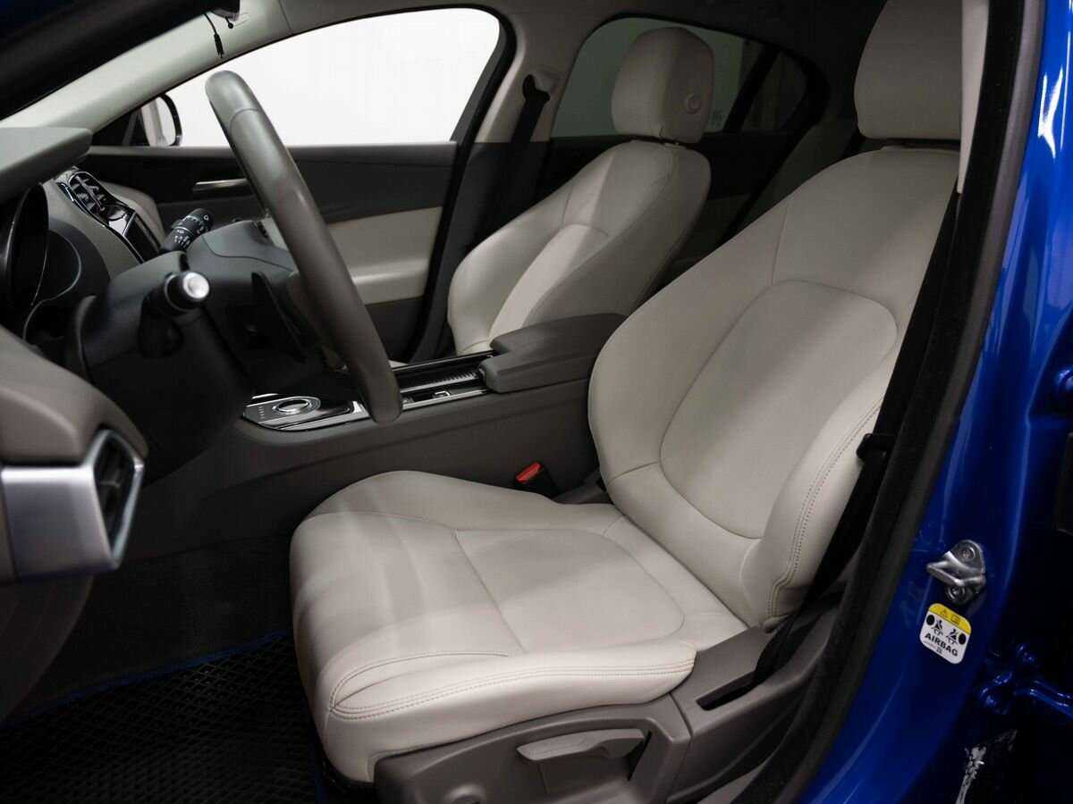 Купить Jaguar XE, 2017, 54 000 км, фото №8