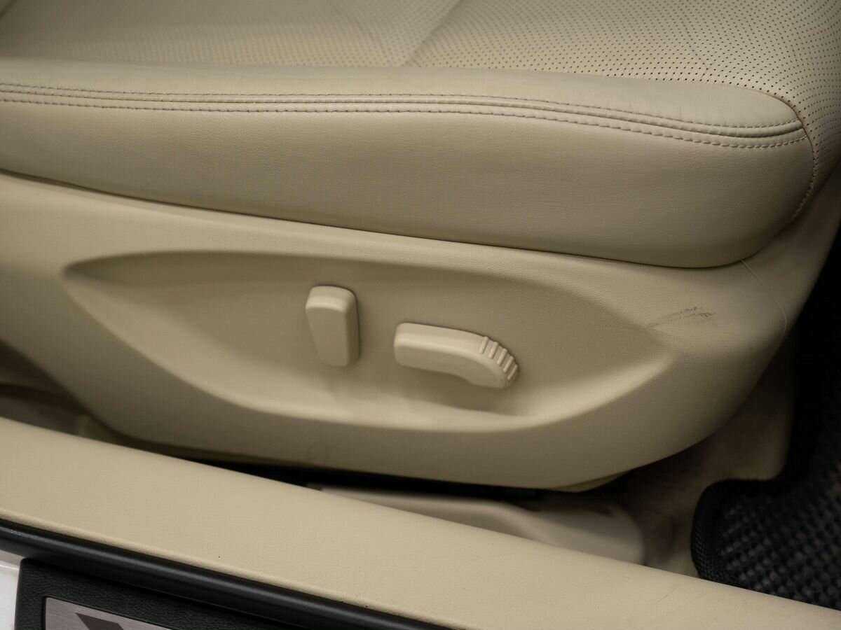 Купить Infiniti Q50, 2015, 117 982 км, фото №9