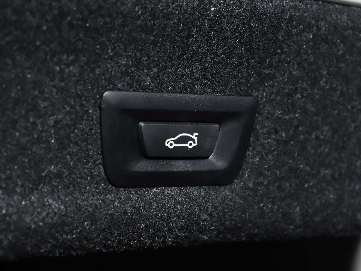 Купить BMW 3 серии 320i xDrive, 2019, 49 135 км, фото №18