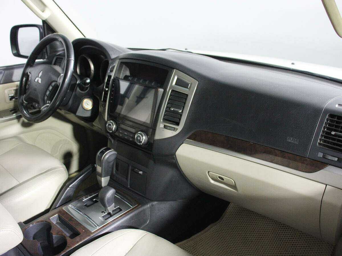 Купить Mitsubishi Pajero, 2017, 92 686 км, фото №9