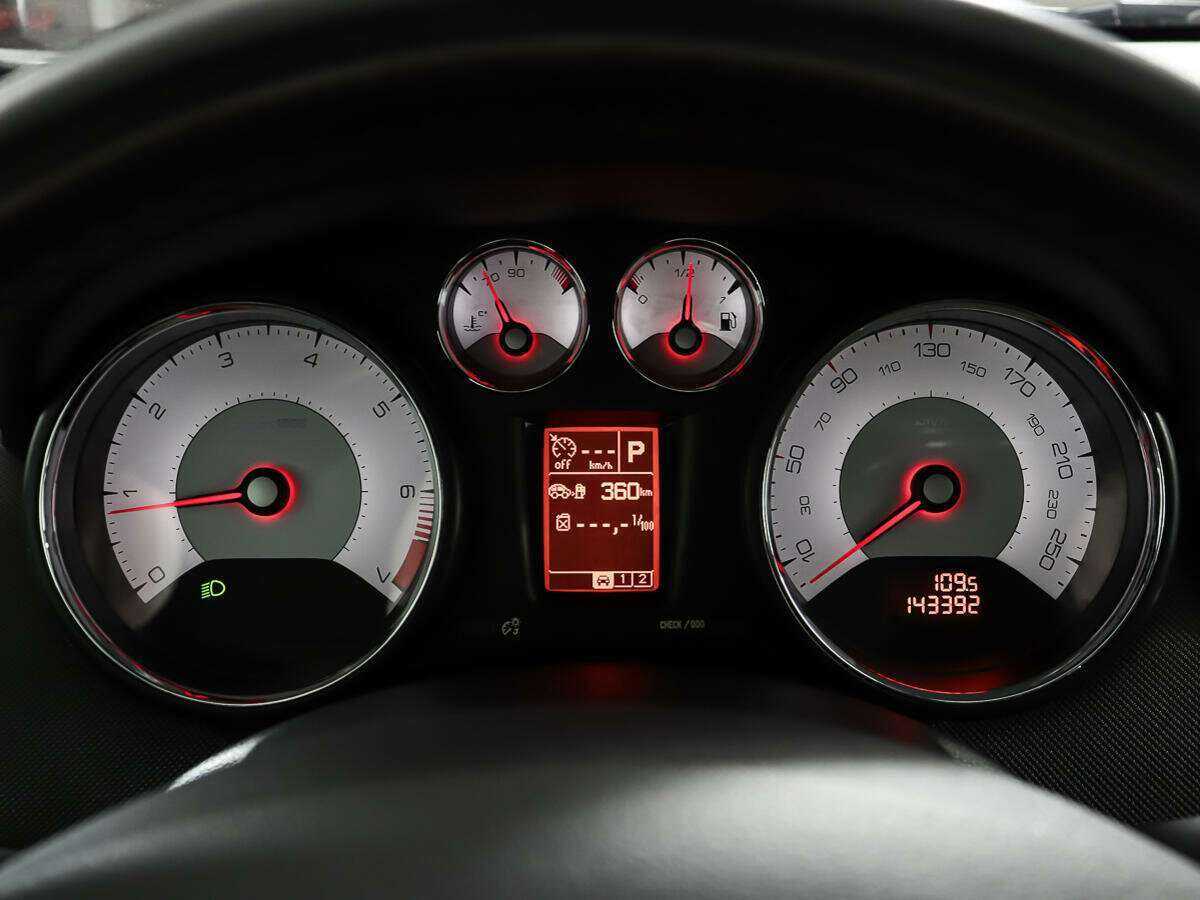 Купить Peugeot 308, 2010, 143 391 км, фото №13