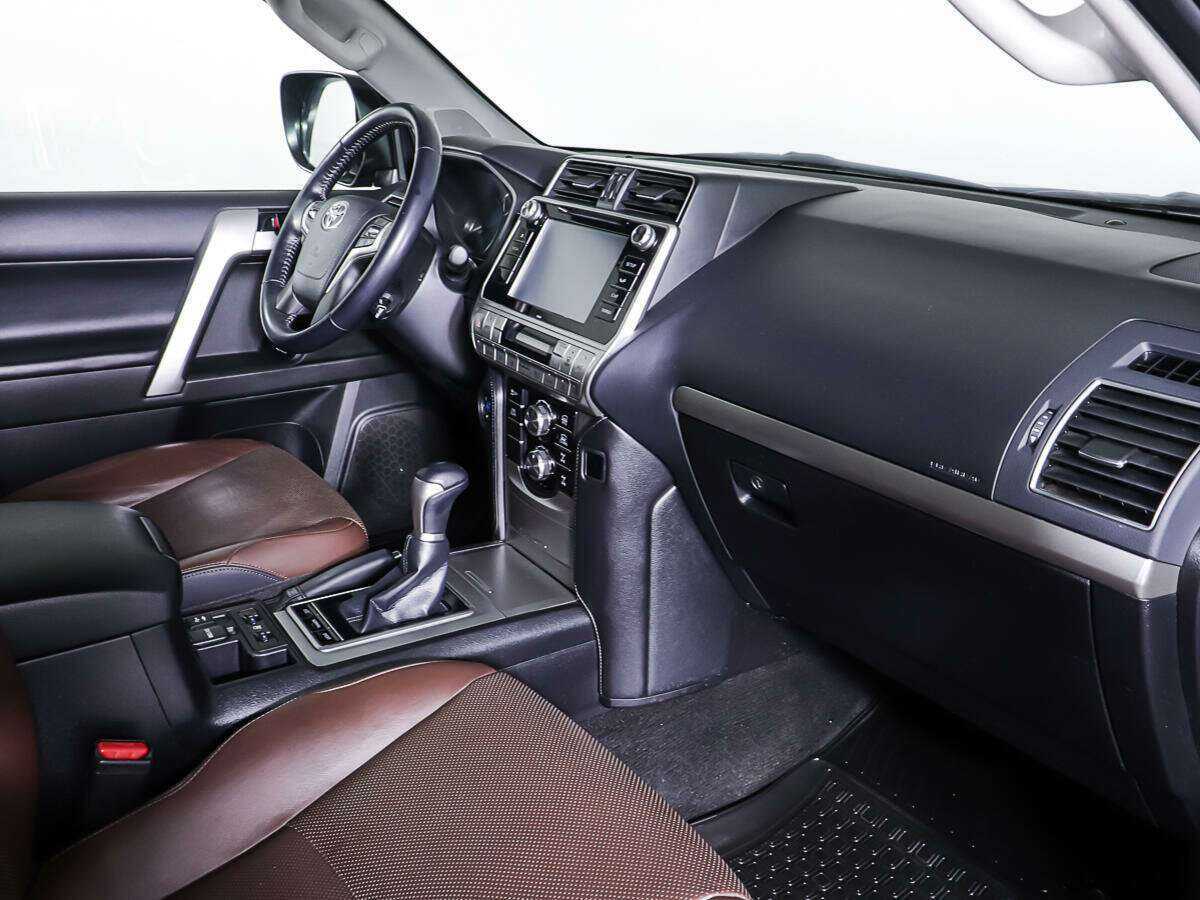 Купить Toyota Land Cruiser Prado, 2017, 119 148 км, фото №9