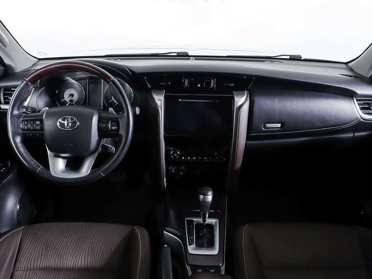 Купить Toyota Fortuner, 2017, 137 851 км, фото №10